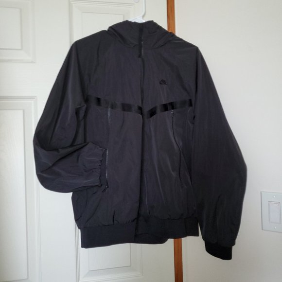 Nike Men's Unlined Hooded Windrunner Jacket - Picture 1 of 12